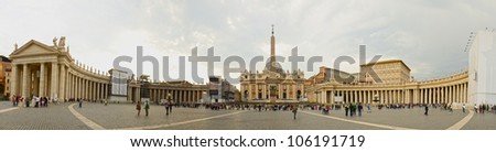 Saint Peter\'s square in Vatican, Rome