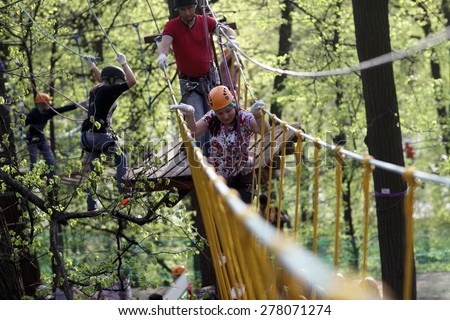 Family climbing rope at the adventure park