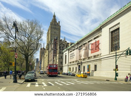 NEW YORK CITY - APRIL 19: A Big Bus Tour passing in front of the New York Historial Society Museum and Library Midtown Manhattan as seen on April 19, 2015