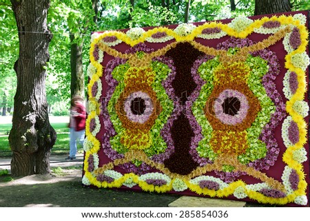 ST. PETERSBURG, RUSSIA - JUNE 4, 2015: Flower Carpet in the Mikhailovsky Garden during the festival Emperor\'s Gardens of Russia. The exposition Silk Road Gardens is in focus of festival this year