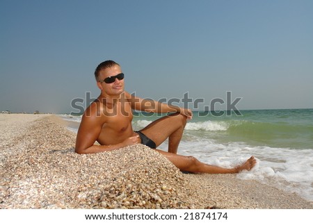 Sun day, warm water, man enjoys life