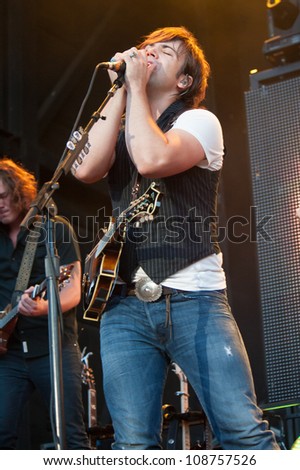 WHEATLAND, CA - JULY 26: Neil Perry of The Band Perry performs as part of Brad Paisley's Virtual Reality Tour 2012 at Sleep Train Amphitheatre on July 26, 2012 in Wheatland, California.