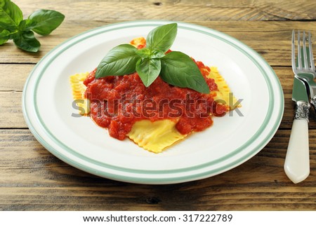 slow food ravioli with tomato sauce