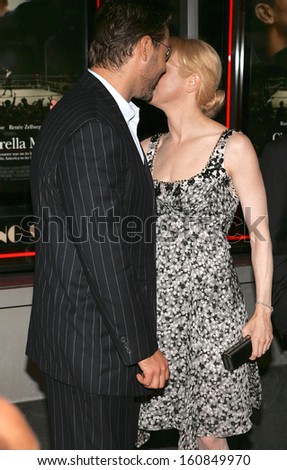 Russell Crowe and Renee Zellweger at Cinderella Man Premiere, Loews Lincoln Square Theater, New York, NY, June 1, 2005