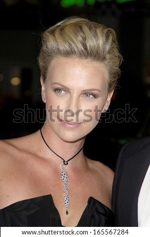 Charlize Theron at NORTH COUNTRY Premiere, Grauman\'s Chinese Theatre, Los Angeles, CA, October 10, 2005