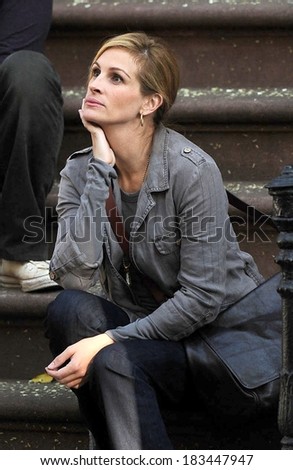 Julia Roberts on location for Filming of EAT LOVE PRAY, East Village, New York, NY August 3, 2009