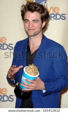 Robert Pattinson in the press room for 2009 MTV Movie Awards - PRESS ROOM, Gibson Amphitheatre at Universal CityWalk, Los Angeles, CA May 31, 2009