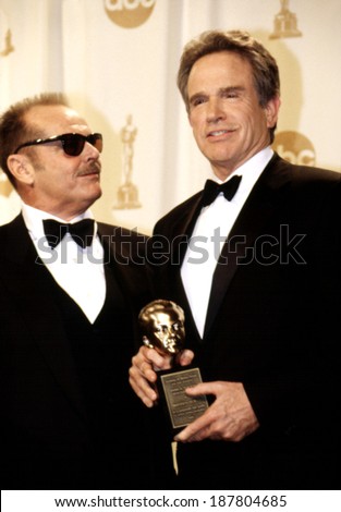 Jack Nicholson, Warren Beatty with his Irving Thalberg Award at the Academy Awards, March, 2000
