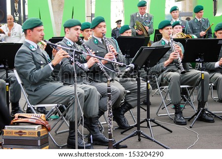 MOSCOW - SEPTEMBER 07: Military Band Tirol gives an open air concert by the Gorky recreation park. Day of the City celebration on September 07, 2013 in Moscow.