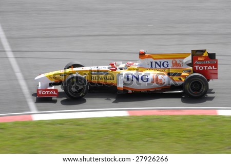 SEPANG, MALAYSIA - APRIL 3 : Renault Formula One driver Fernando Alonso  of Spain drives his car during the first practice session during 2009 Malaysian Formula 1 Grand Prix April 3, 2009 in Sepang.