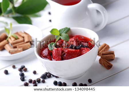 strawberry soup with cinnamon and juniper berries