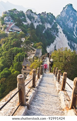Mount Hua,located in Shaanxi,is the highest of China’s five sacred mountains, called the \