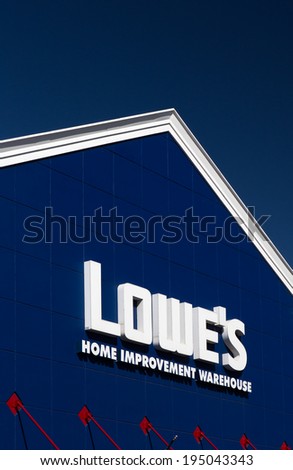 GILROY, CA/USA - MAY 26, 2014: Lowe\'s Home Improvement Warehouse exterior. Lowe\'s is an American chain of retail home improvement stores in the United States, Canada, and Mexico.