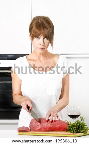 cooking/kitchen 30/woman in kitchen