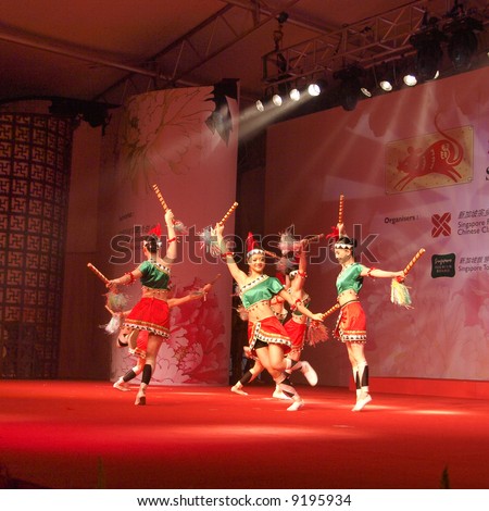Female acrobatic Dancers from the Taiwan National Junior College of Performing Arts