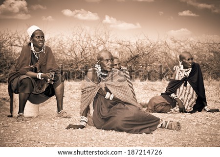 TANZANIA, AFRICA-FREBOARY 9, 2014: Masai with traditional  ornaments, review of daily life of local people on February 9, 2014. Tanzania.