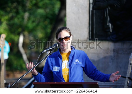 NEW YORK CITY - OCTOBER 26 2014: Free To Breathe, an organization dedicated to raising funds for lung cancer research & treatment, held its first ever 5K run/walk in Cadman Plaza, Brooklyn