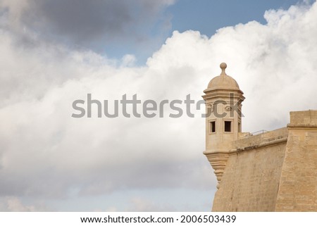 look out tower on the wall to the Grand Harbor, Vedette in malta Stock fotó © 
