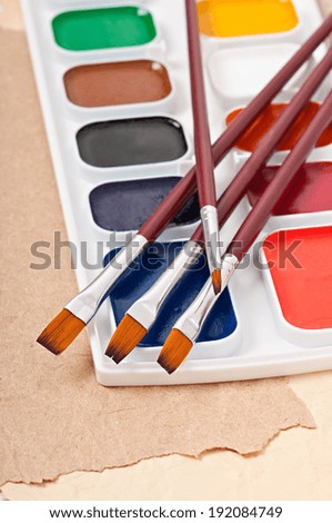 watercolor paints and brushes for painting