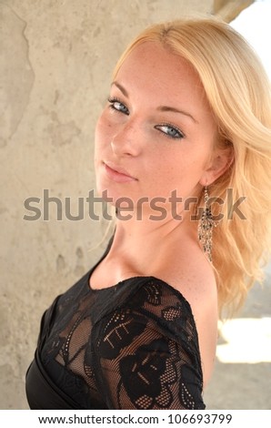 Portrait of a blond lady with a beautiful hair
