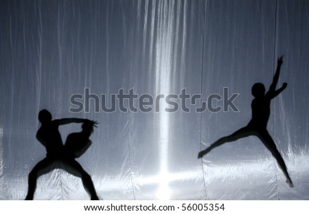 silhouette dancers of contemporary ballet