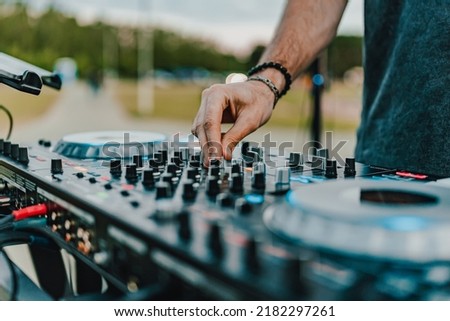 Similar – Foto Bild DJ spielt Musik auf einer Party