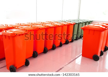 Large trash cans (garbage bins) for sell