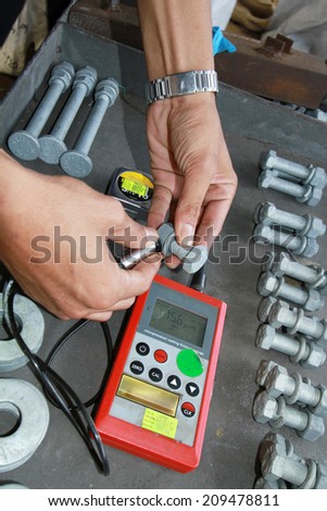 Magnetic thickness gauge for coating of steel galvanized