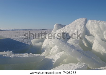 Crashed blocks of ice ashore