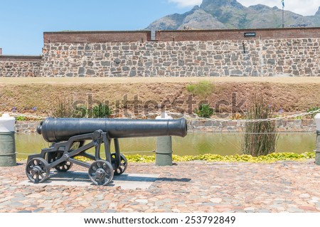 Cannon in front of the Castle of Good Hope in Cape Town, South Africa. It was built by the Dutch East India Company between 1666 and 1679 and is the oldest existing colonial building in South Africa.