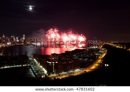 Macy's fireworks on 4th of July 2009. View from New Jersey to Manhattan.