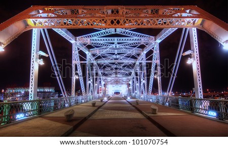 Pedestrian Bridge at Nashville Downtonw