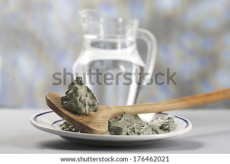 Clay preparation for cosmetic or health-care treatment