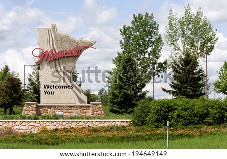 A welcome sign at the Minnesota state line.