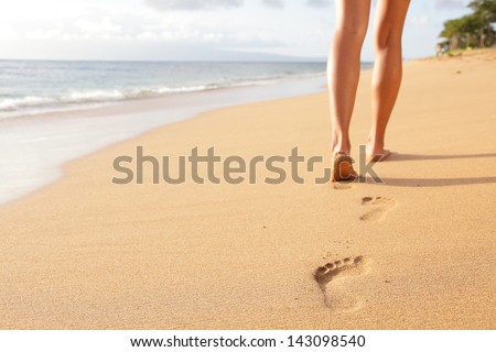 Similar – Foto Bild Fußabdrücke an einem Strand