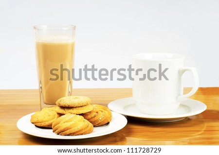 Cookies and milk tea breakfast collocation
