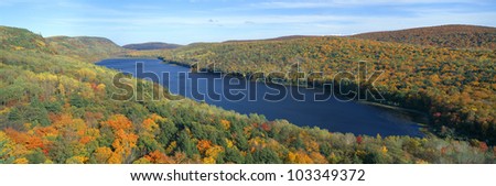 Autumn color at Porcupine State Park, Michigan\'s Upper Peninsula, Michigan