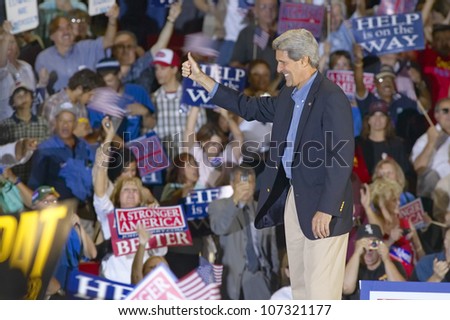 AUGUST 2004 - Senator John Kerry gives thumbs up to audience of supporters at the Thomas Mack Center at UNLV,  Las Vegas, NV