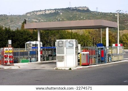 Drive through section of a petrol station where butane gas can be bought and payment for fuel is made.