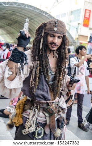 BANGKOK - SEPTEMBER 1: An unidentified man poses as Jack Sparrow from Pirates of the Caribbean movie meet at Japan Festa in Bangkok 2013 on September 1, 2013 at Central World, Bangkok, Thailand