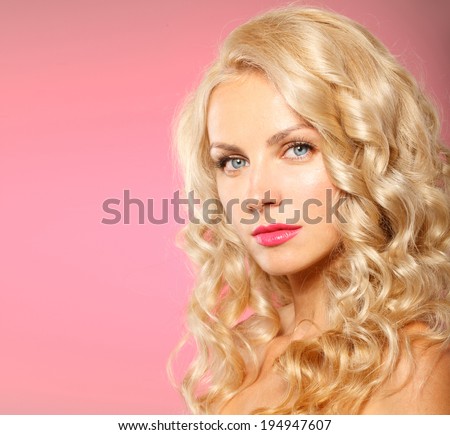Fashion model with blonde curly hair , spring look, blonde