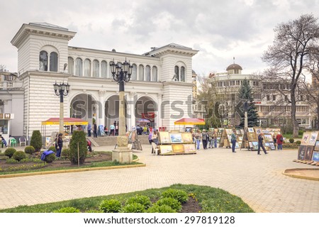 KISLOVODSK, RUSSIA - April 30.2015: Artists sell paintings at the town square in the historic center city