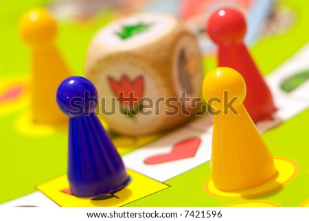 Children game to cube and pieces