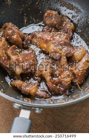 Baked pork with honey for eating with rice.
