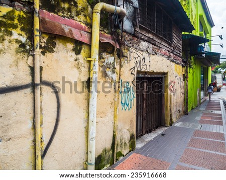 KUALA LUMPUR, MALAYSIA - NOVEMBER 14, 2014 : Old grunge buildings on Little India street in Kuala Lumpur, Malaysia.