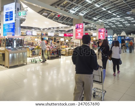 BANGKOK, THAILAND - JANUARY 17, 2015 : Duty free shop at Suvanaphumi Airport. The airport is world\'s 4th largest single-building airport terminal.
