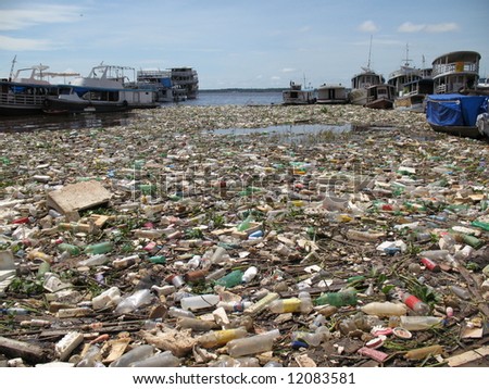 Manaus, 08 December 2007. Shocking pictures of water pollution in the Rio Negro,  Amazonas, Brazil