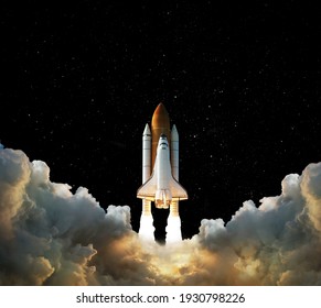 3D Illustration,Launch Of Space,Spaceship Takes Off Into The Night Sky.Rocket Starts Into Space Concept.Elements Of This Image Furnished By NASA
