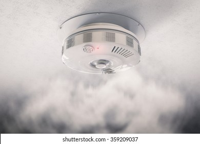 smoke detector on ceiling