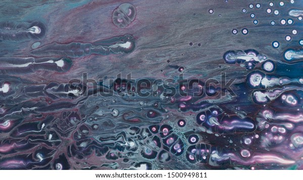 A violet fluid